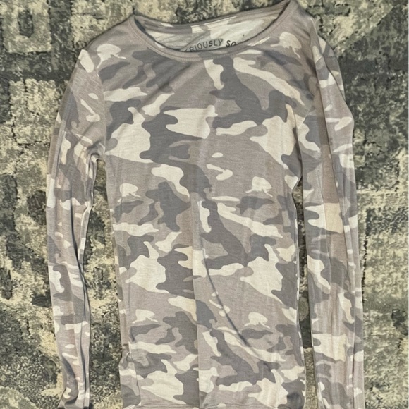 Aeropostale Tops - Never worn Aeropostale size XS